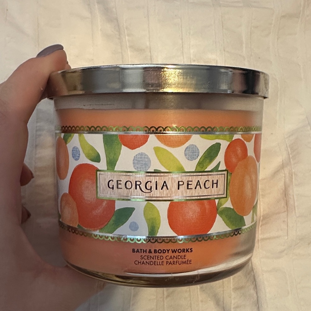 Bath & Body Works Georgia Peach Candle - Peach and Silver